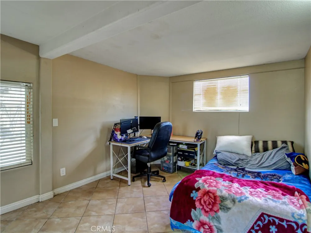 7831 Pismo Avenue Hesperia, CA 92345