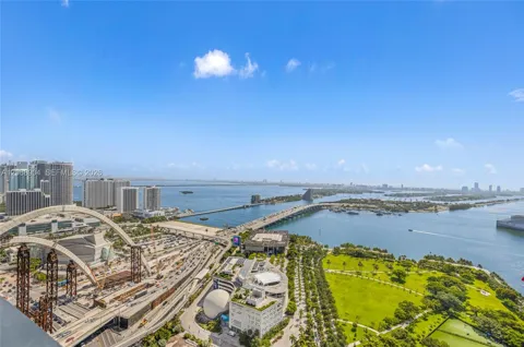 1000 Biscayne Blvd #3901
