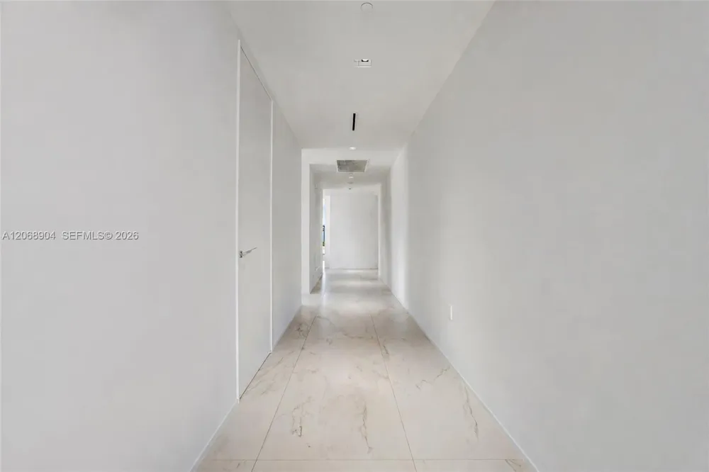 1000 Biscayne Blvd #3901 Miami, FL 33132