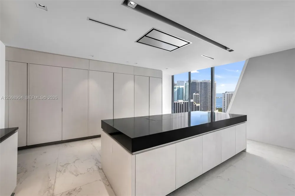 1000 Biscayne Blvd #3901 Miami, FL 33132