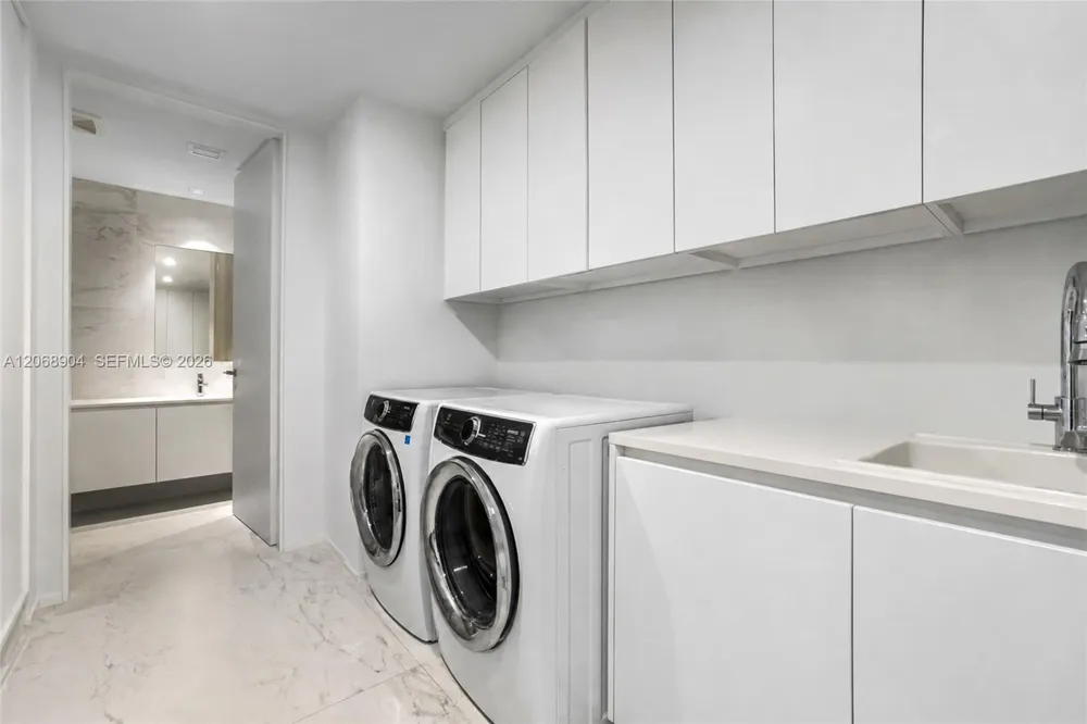 1000 Biscayne Blvd #3901 Miami, FL 33132