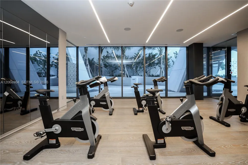 1000 Biscayne Blvd #3901 Miami, FL 33132