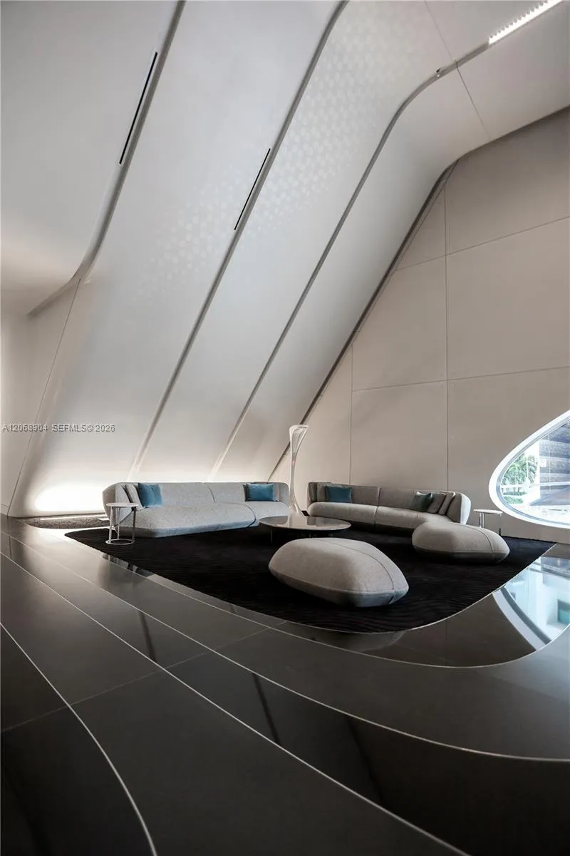 1000 Biscayne Blvd #3901 Miami, FL 33132