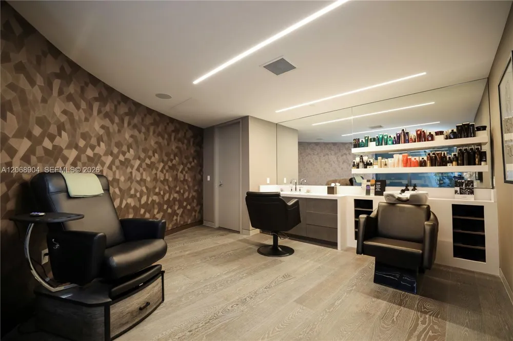 1000 Biscayne Blvd #3901 Miami, FL 33132