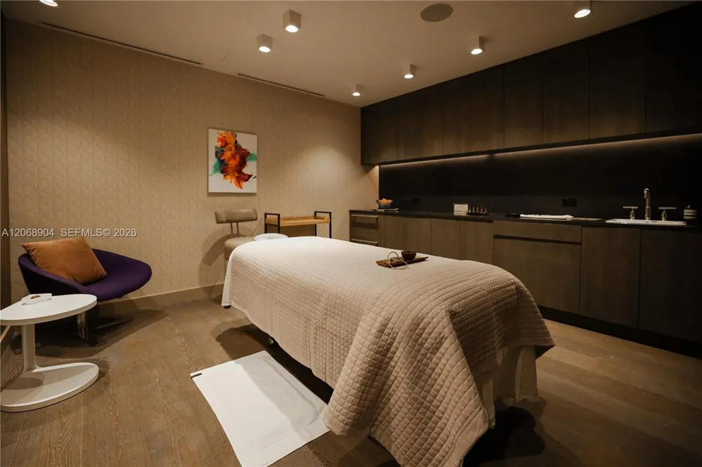 1000 Biscayne Blvd #3901 Miami, FL 33132