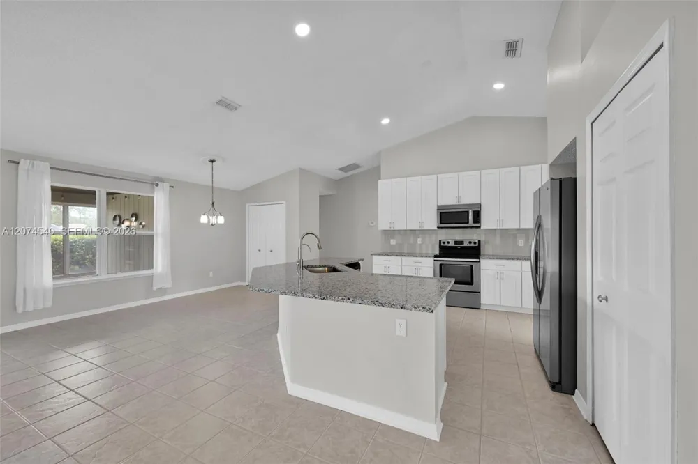 2059 E Forest Gate Jacksonville, FL 32246