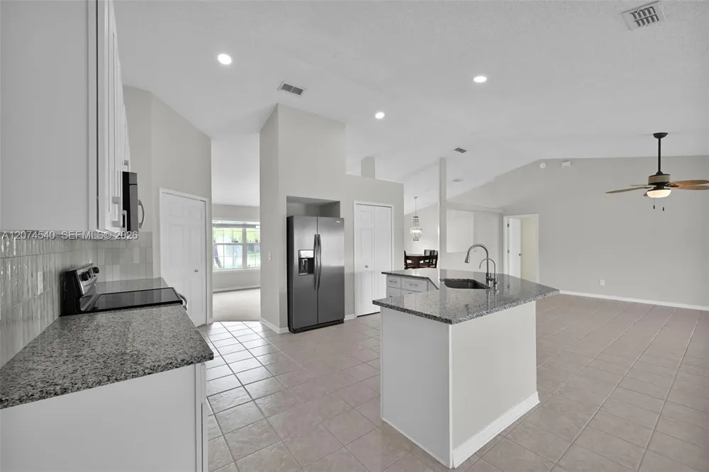 2059 E Forest Gate Jacksonville, FL 32246