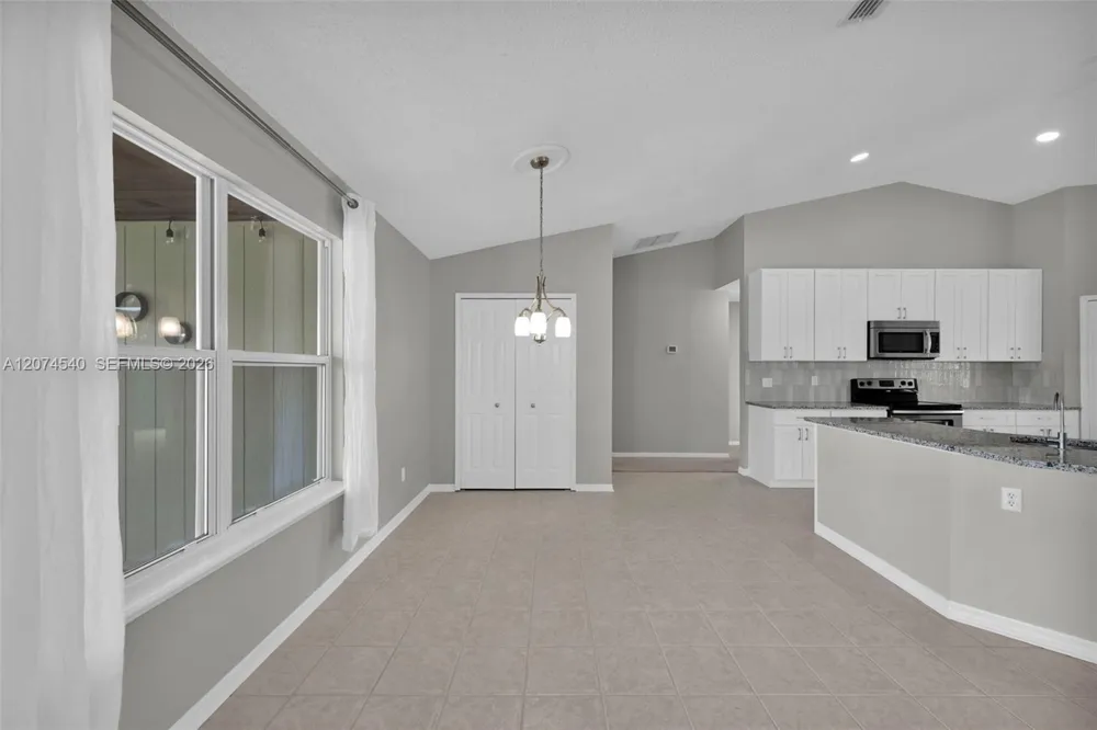 2059 E Forest Gate Jacksonville, FL 32246