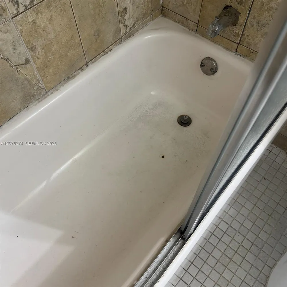 506 NW 87th Ave #309 Miami, FL 33172