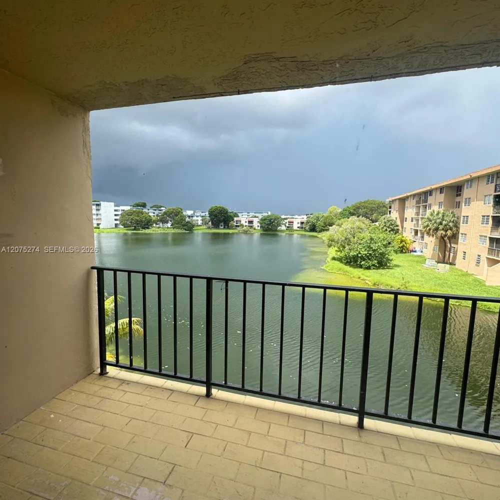 506 NW 87th Ave #309 Miami, FL 33172