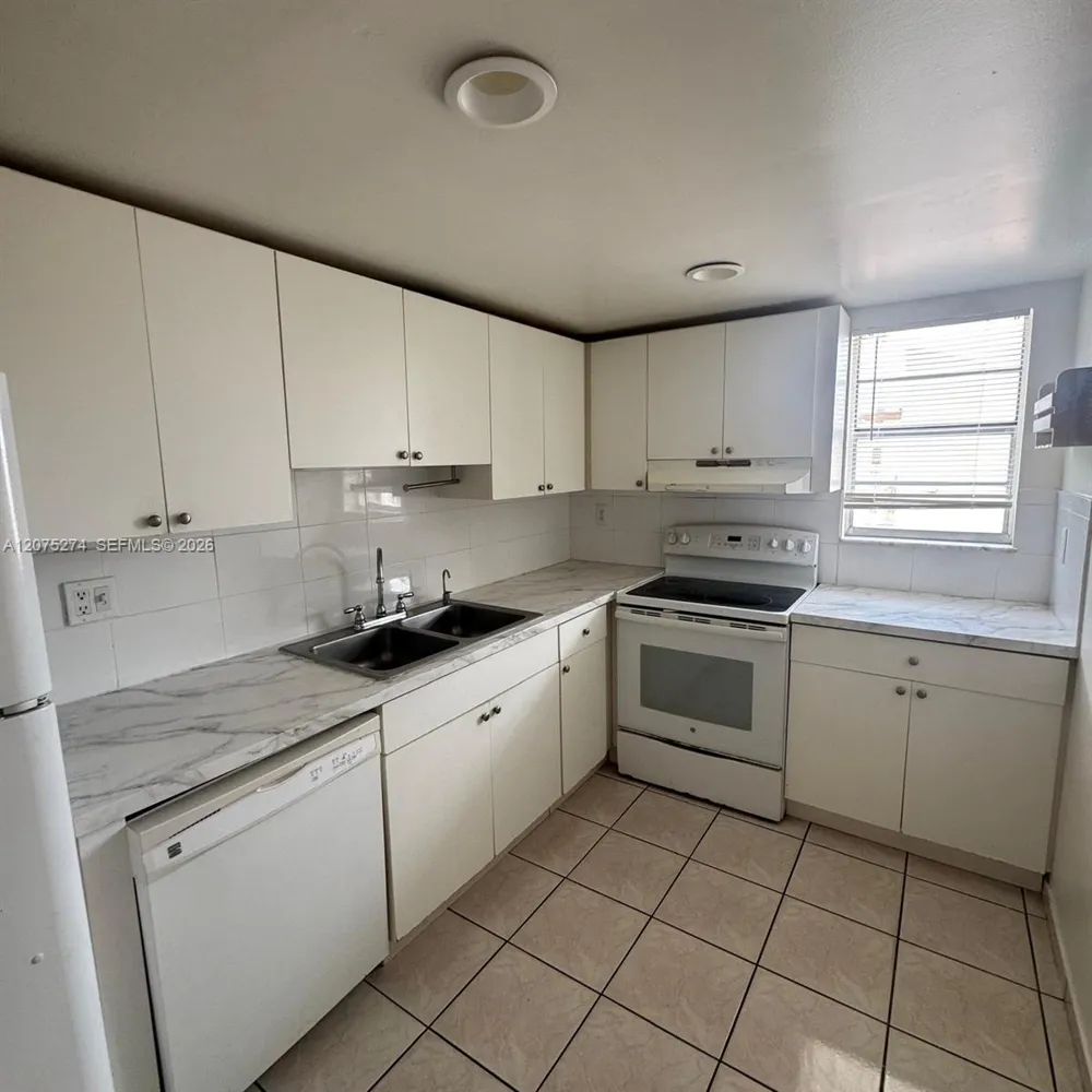 506 NW 87th Ave #309 Miami, FL 33172