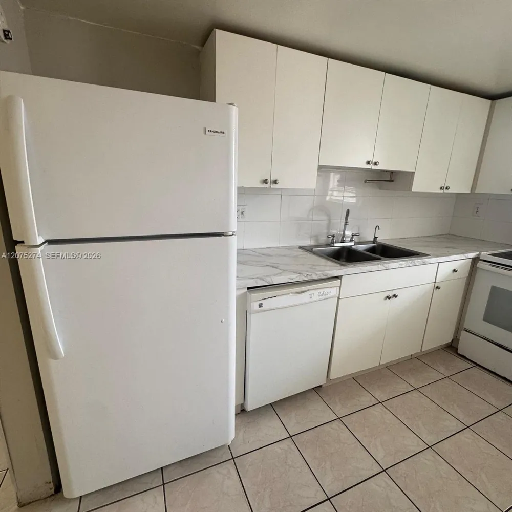 506 NW 87th Ave #309 Miami, FL 33172