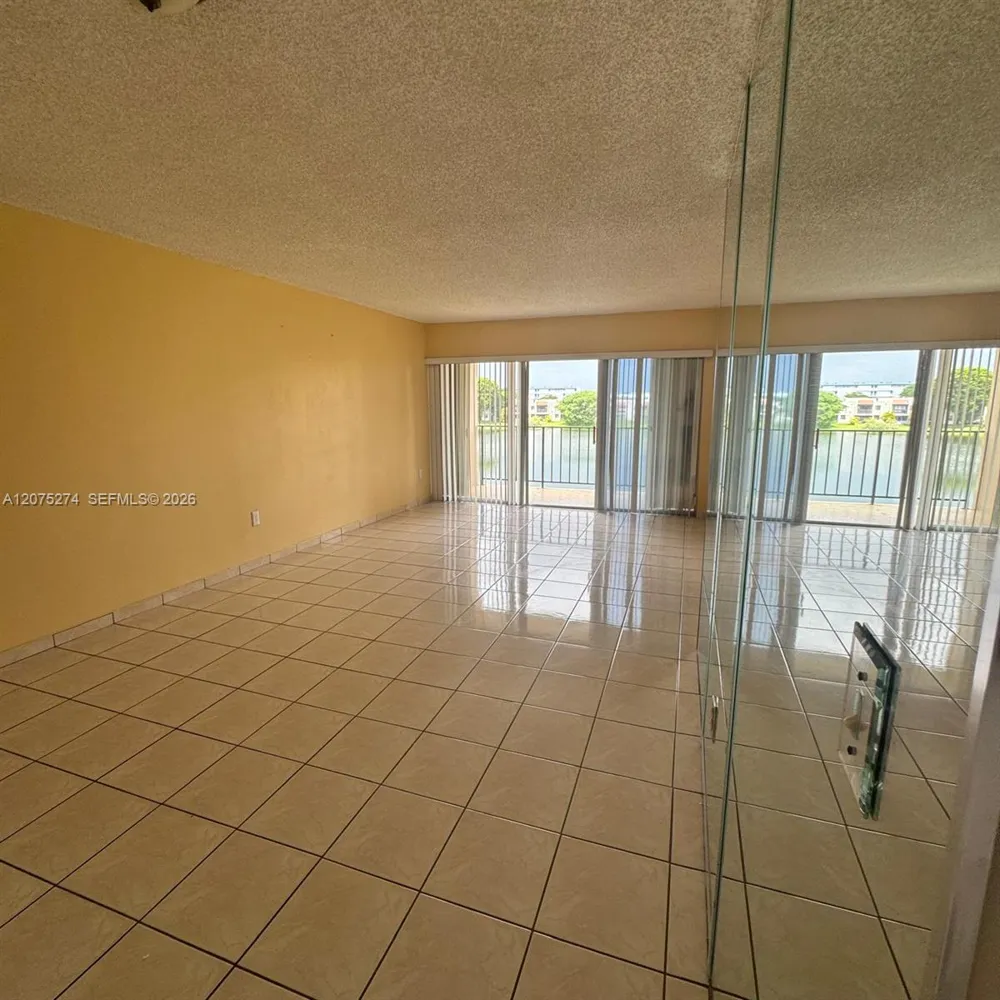 506 NW 87th Ave #309 Miami, FL 33172