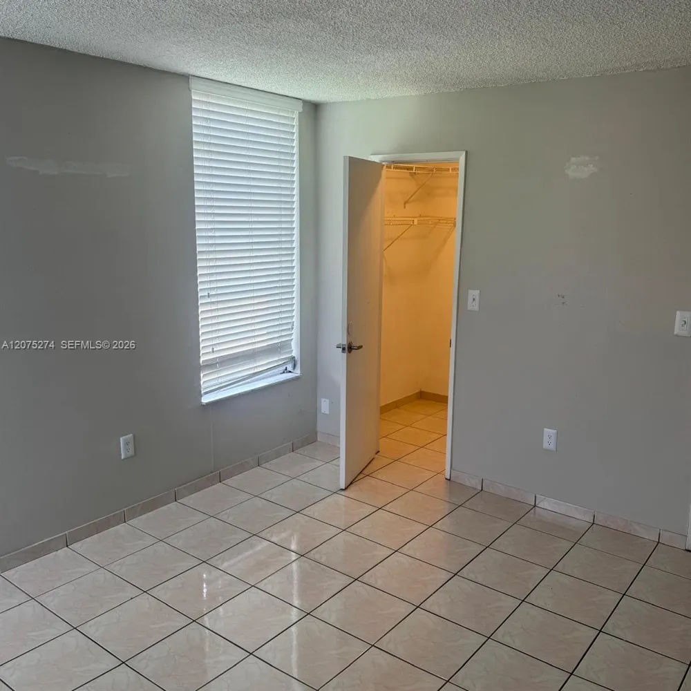 506 NW 87th Ave #309 Miami, FL 33172