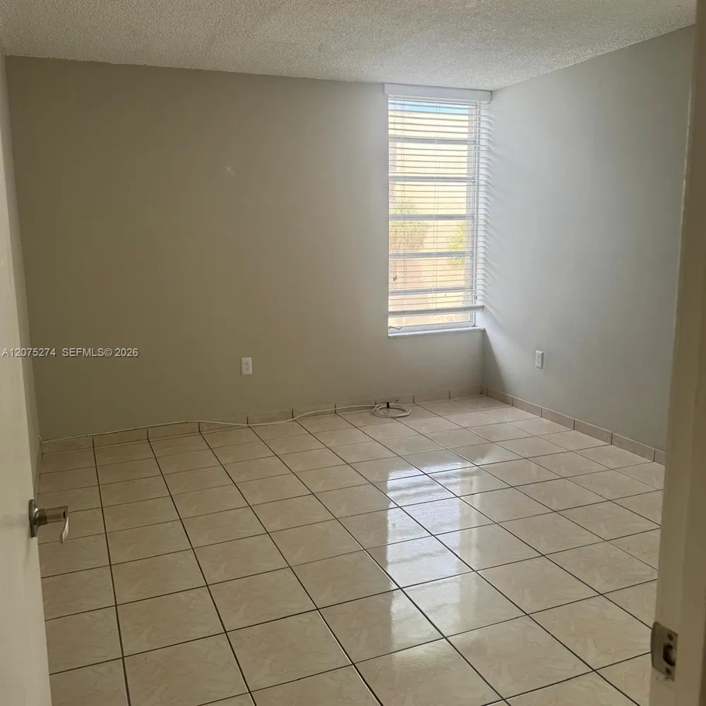 506 NW 87th Ave #309 Miami, FL 33172