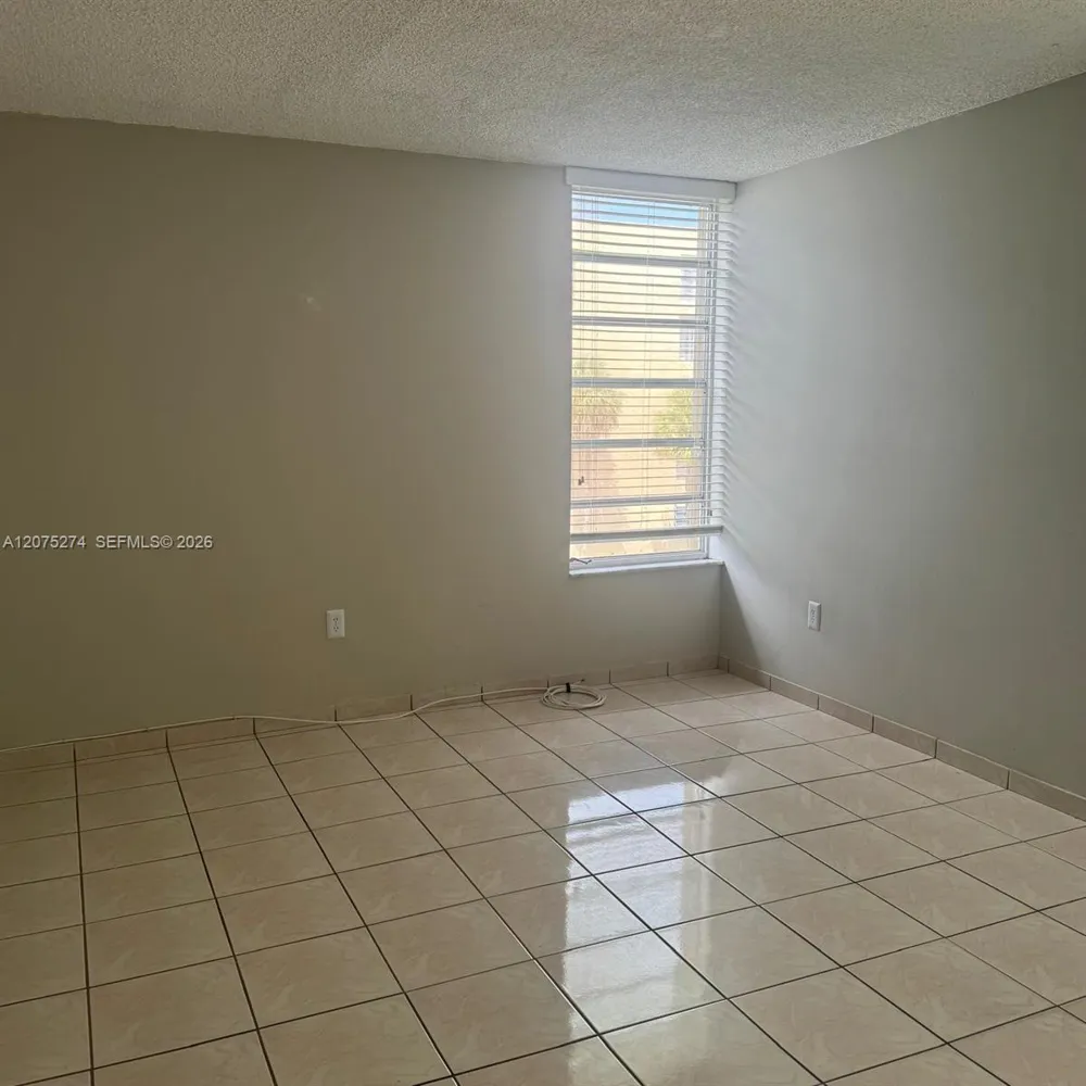 506 NW 87th Ave #309 Miami, FL 33172