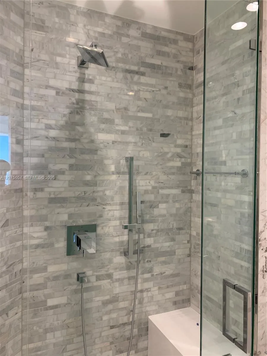 851 NE 1st Ave #2107 Miami, FL 33132