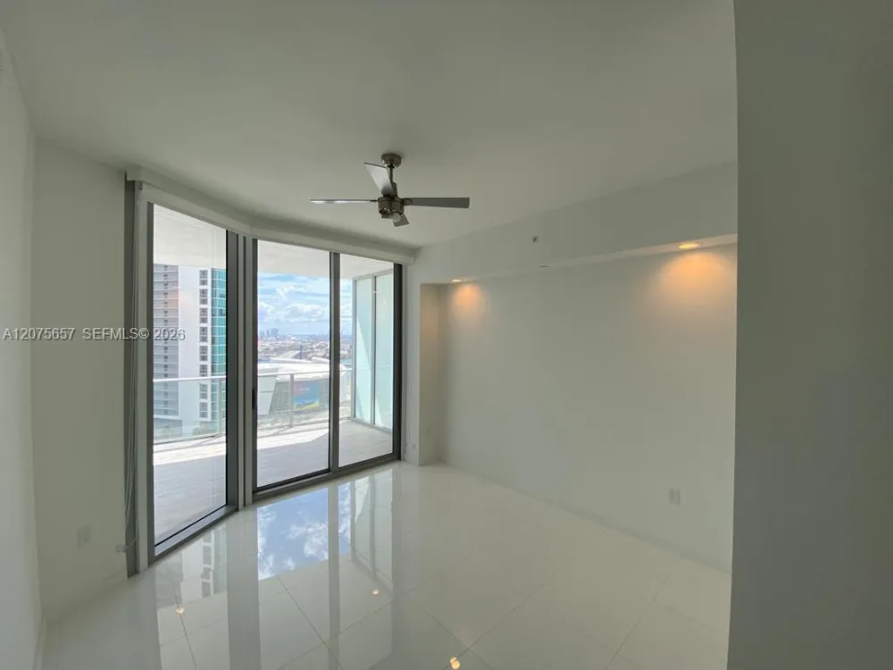 851 NE 1st Ave #2107 Miami, FL 33132