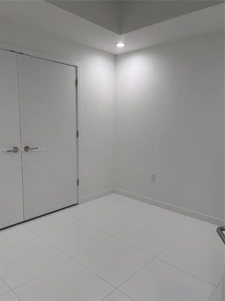 851 NE 1st Ave #2107 Miami, FL 33132