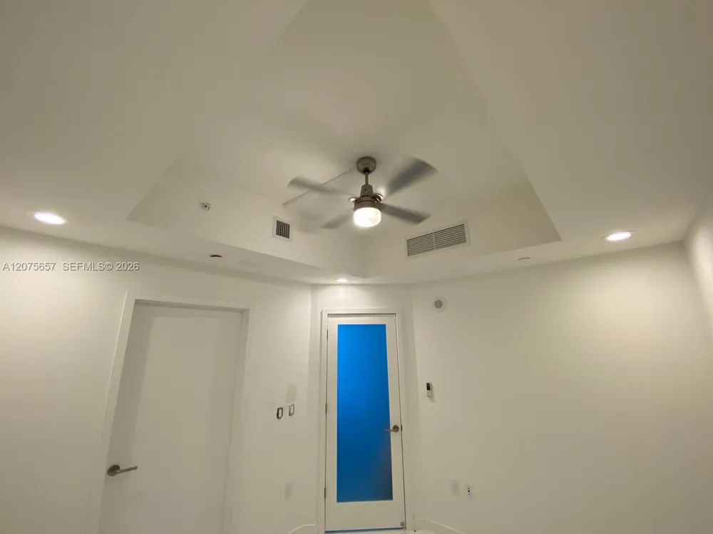 851 NE 1st Ave #2107 Miami, FL 33132