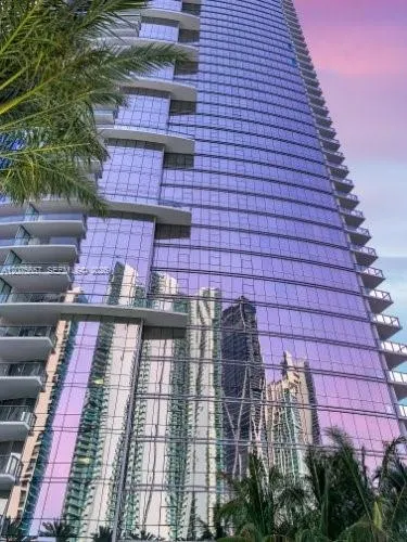 851 NE 1st Ave #2107 Miami, FL 33132
