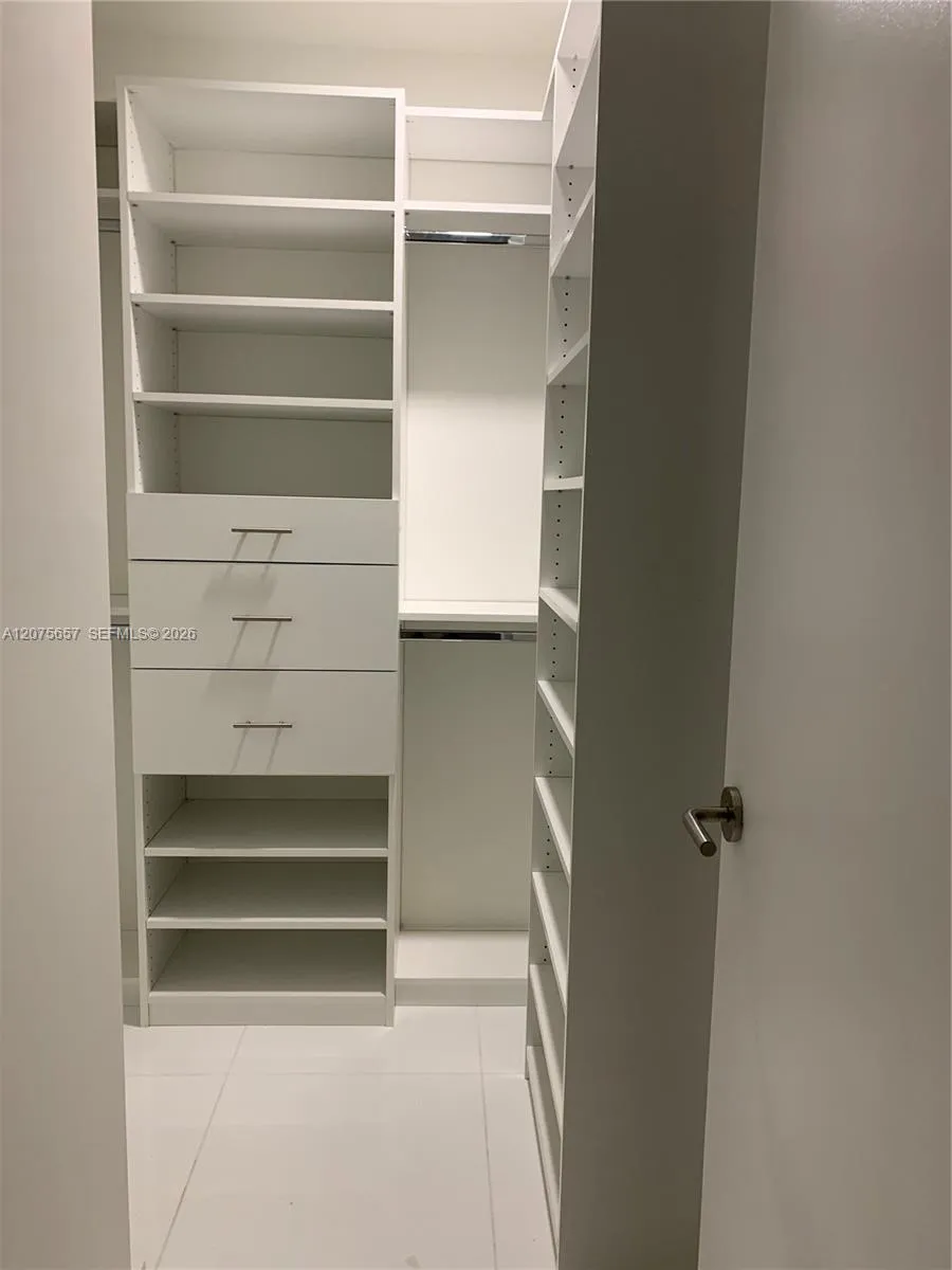 851 NE 1st Ave #2107 Miami, FL 33132