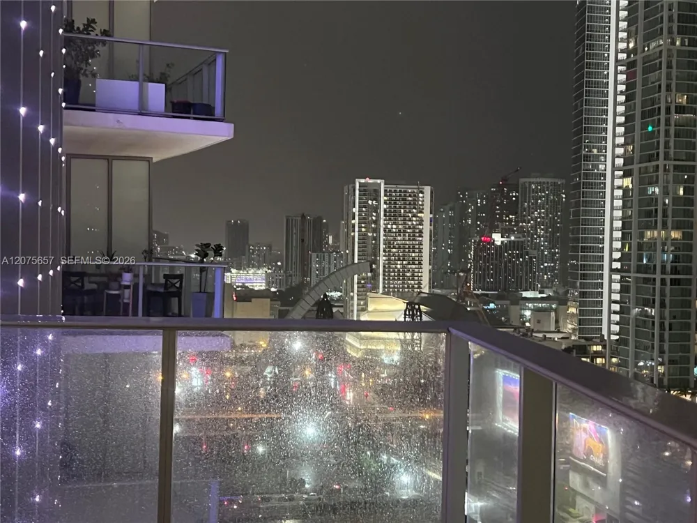 851 NE 1st Ave #2107 Miami, FL 33132