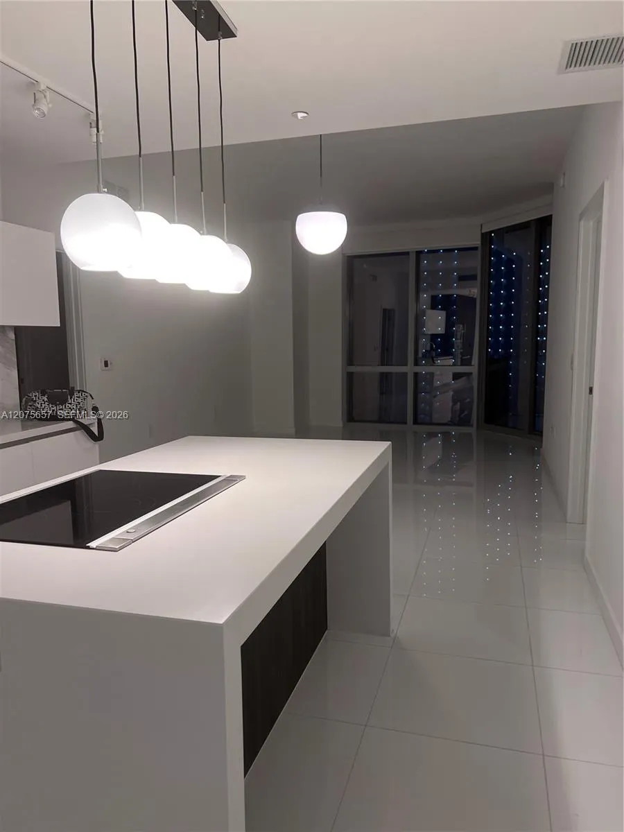 851 NE 1st Ave #2107 Miami, FL 33132