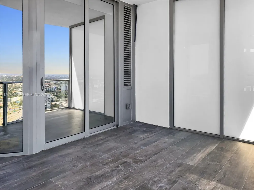 851 NE 1st Ave #2107 Miami, FL 33132