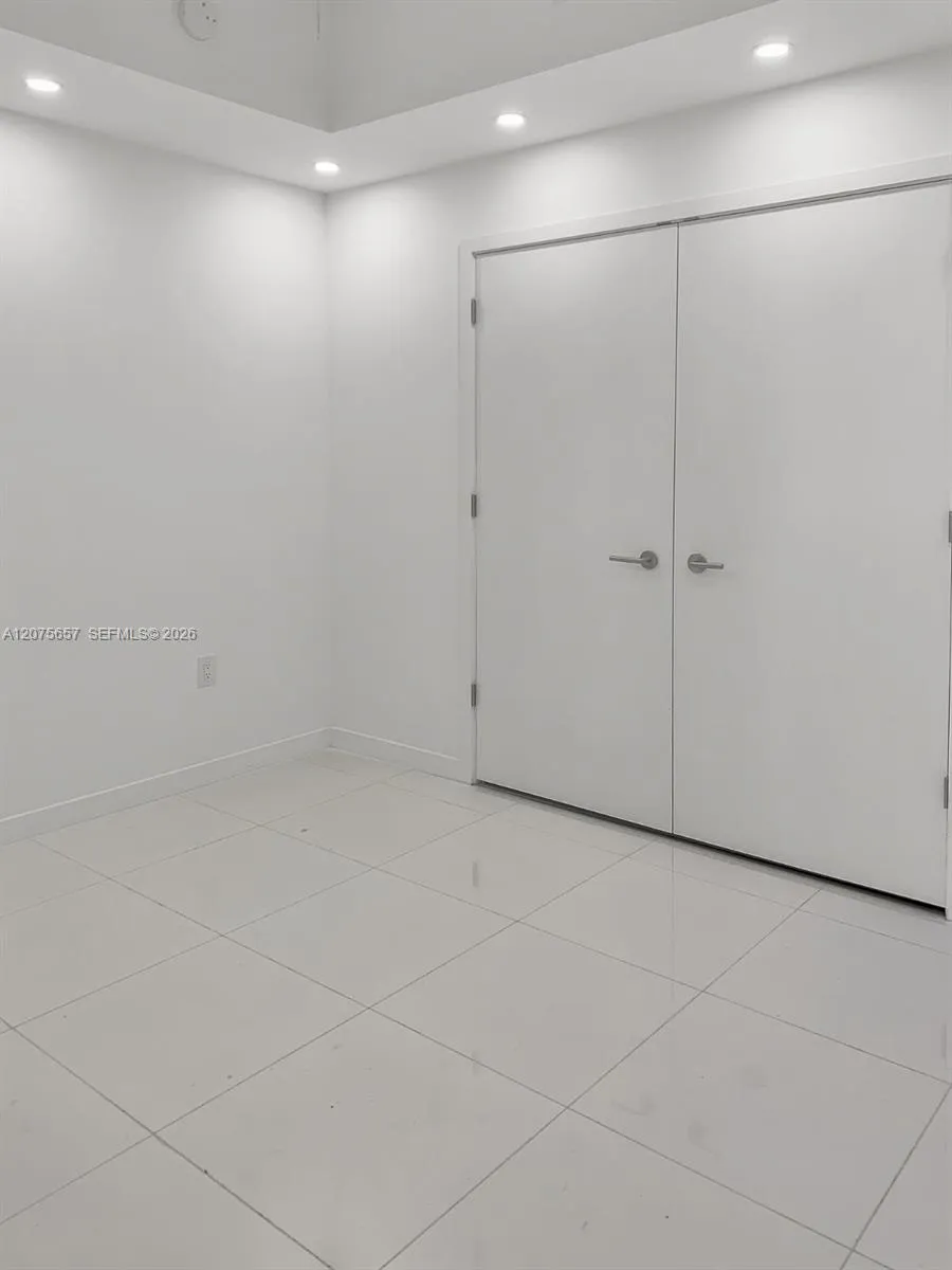 851 NE 1st Ave #2107 Miami, FL 33132