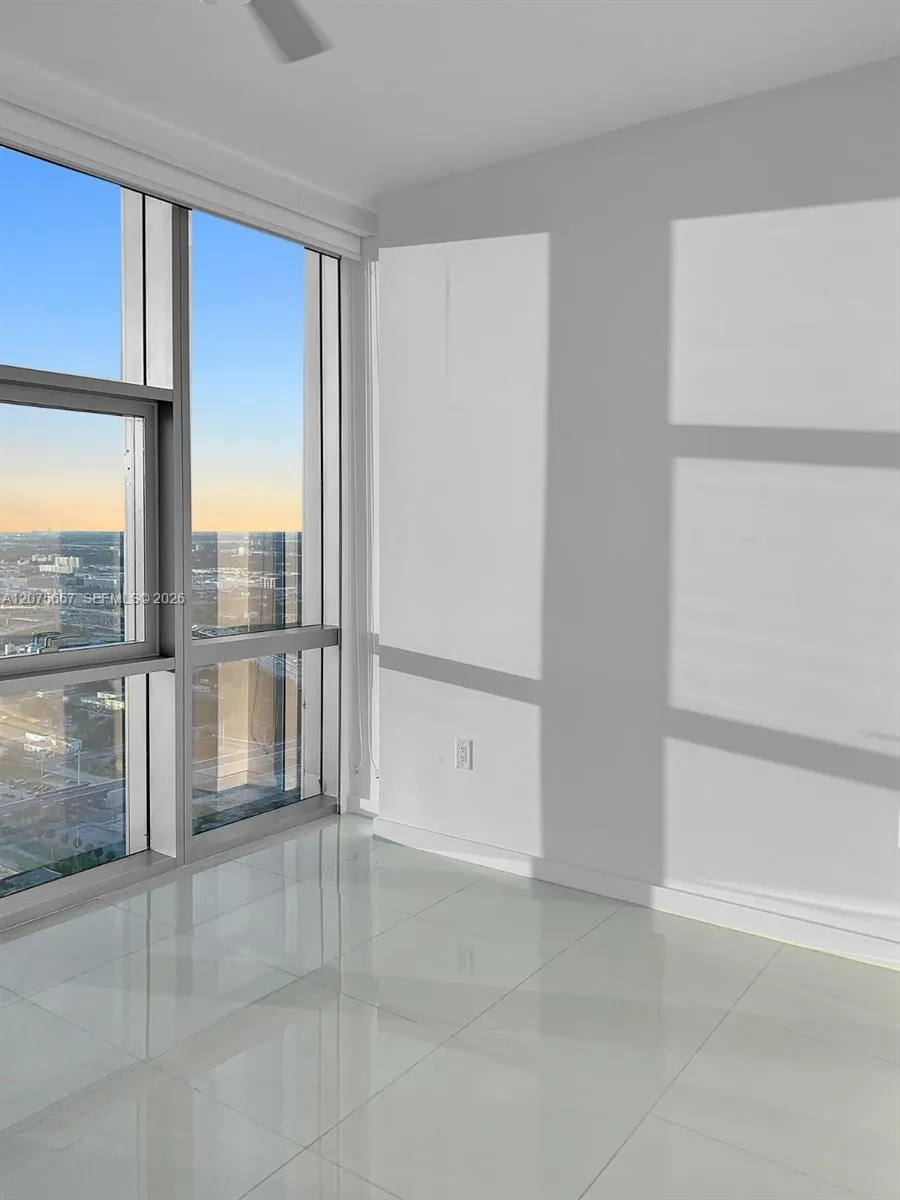 851 NE 1st Ave #2107 Miami, FL 33132