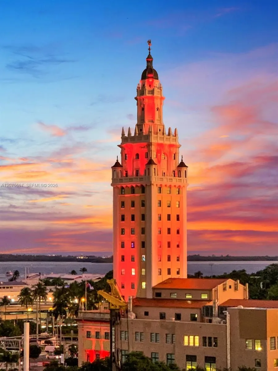 851 NE 1st Ave #2107 Miami, FL 33132
