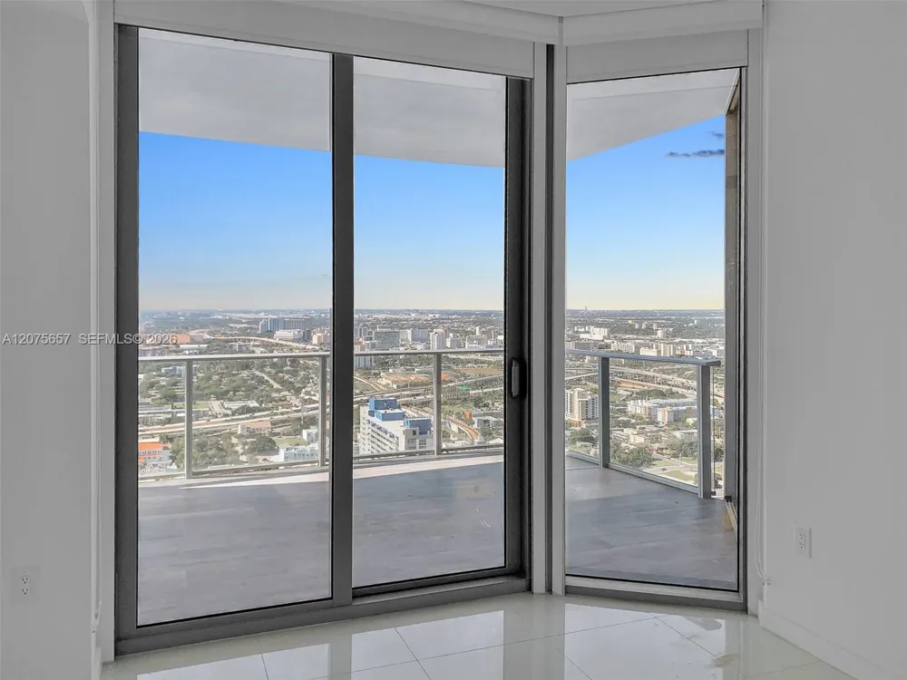 851 NE 1st Ave #2107 Miami, FL 33132