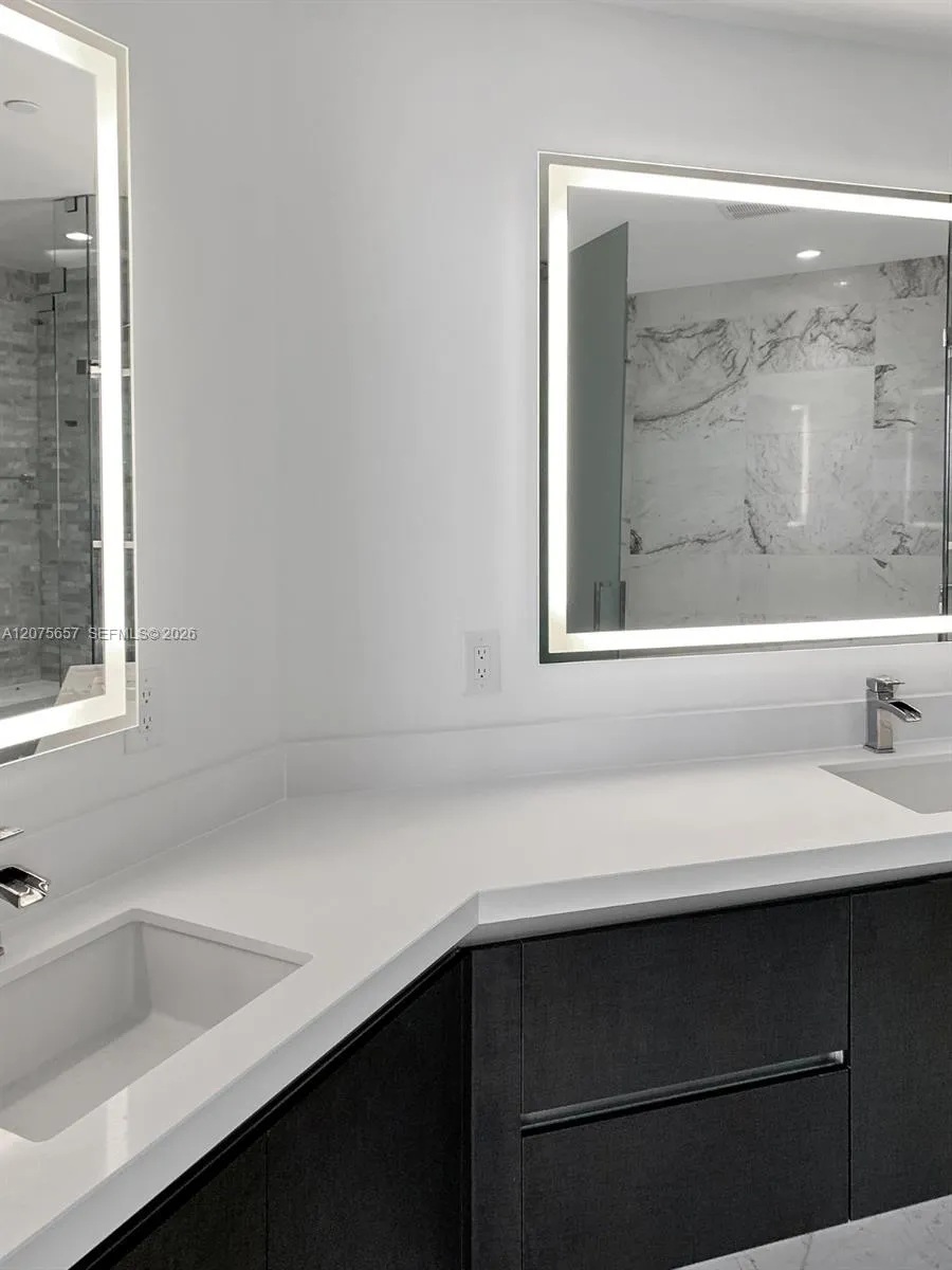 851 NE 1st Ave #2107 Miami, FL 33132