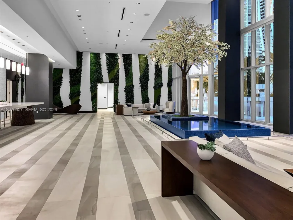 851 NE 1st Ave #2107 Miami, FL 33132