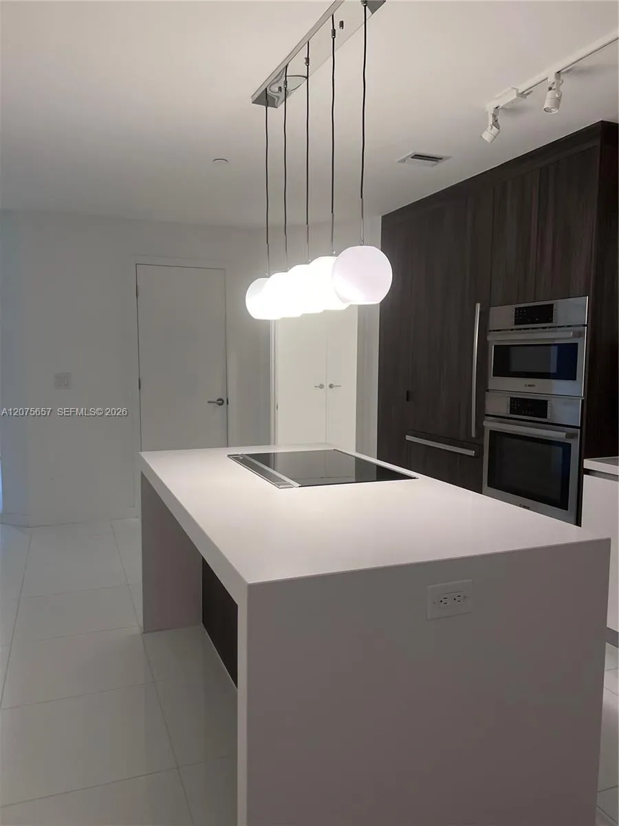851 NE 1st Ave #2107 Miami, FL 33132