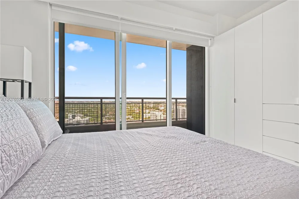 60 SW 13th St #2403 Miami, FL 33130