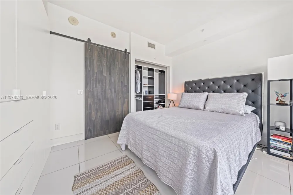 60 SW 13th St #2403 Miami, FL 33130