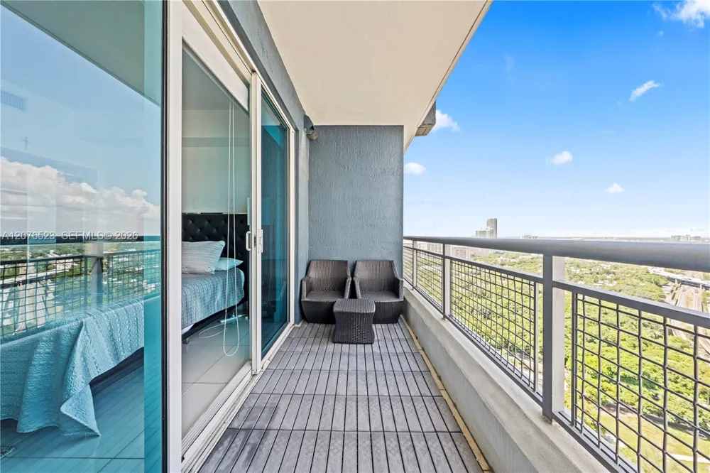 60 SW 13th St #2403 Miami, FL 33130