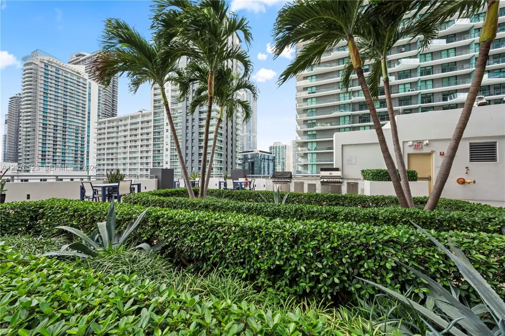 60 SW 13th St #2403 Miami, FL 33130