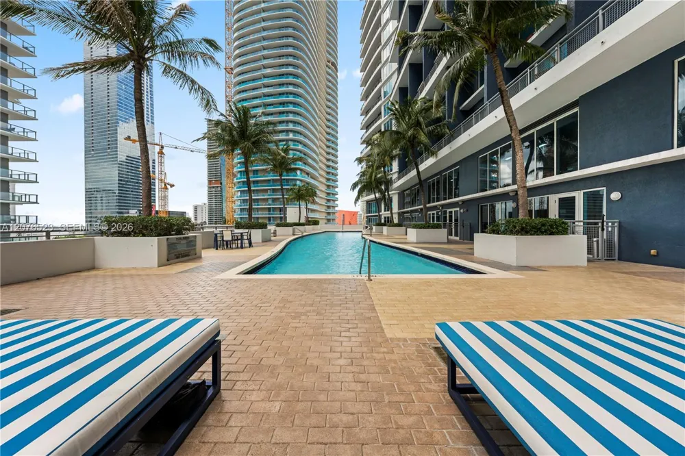 60 SW 13th St #2403 Miami, FL 33130