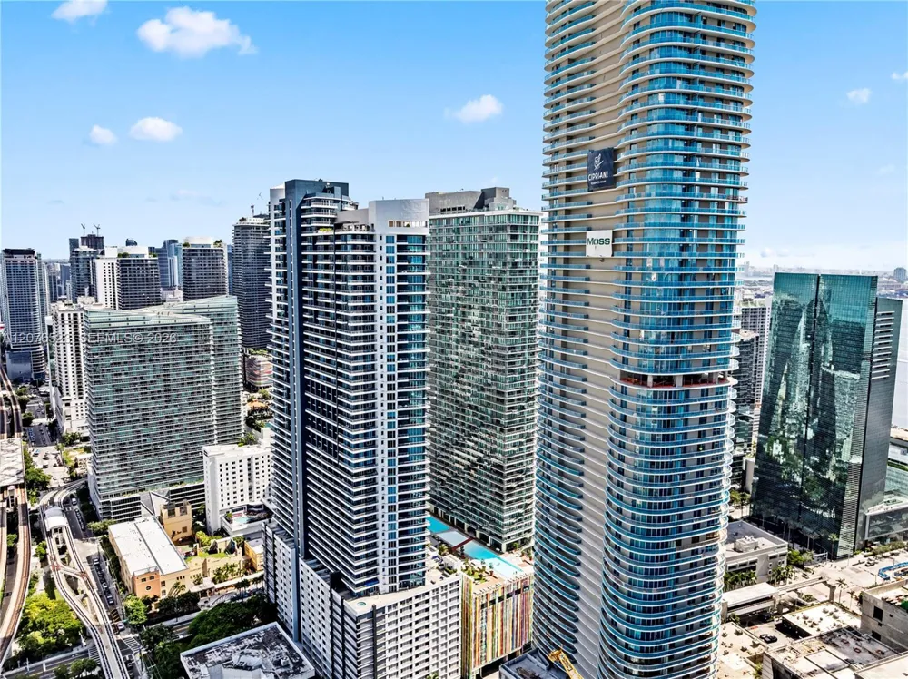 60 SW 13th St #2403 Miami, FL 33130
