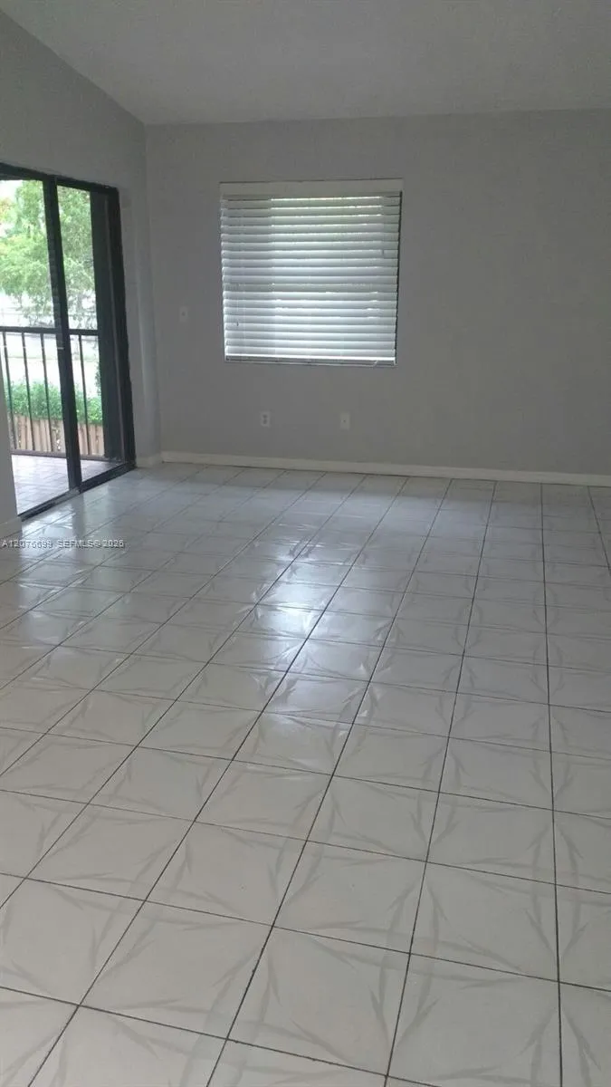 9810 Hammocks Blvd #202 Miami, FL 33196