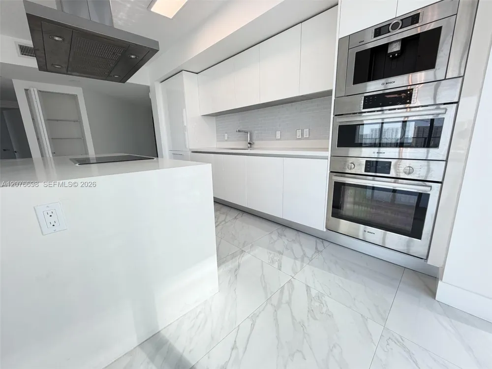 330 Sunny Isles Blvd #5-1008 Sunny Isles Beach, FL 33160