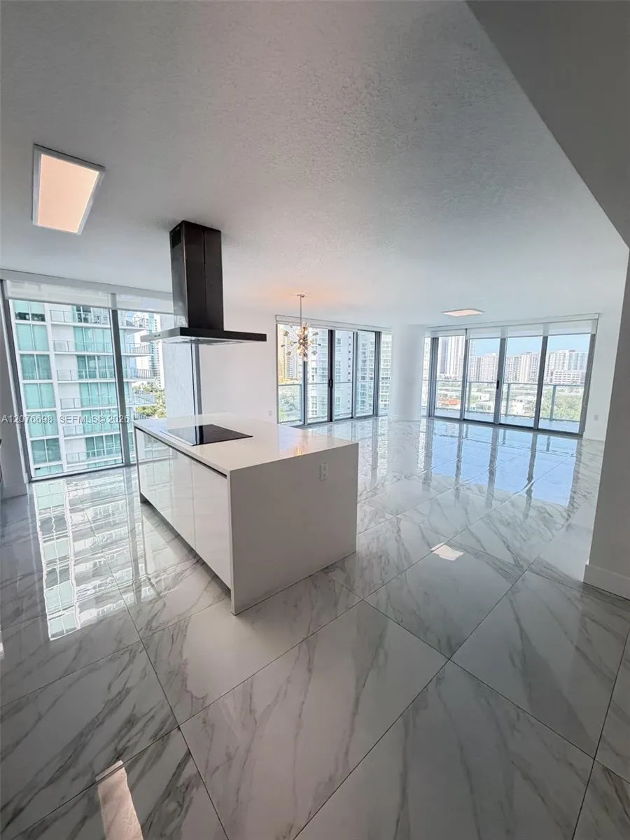 330 Sunny Isles Blvd #5-1008 Sunny Isles Beach, FL 33160
