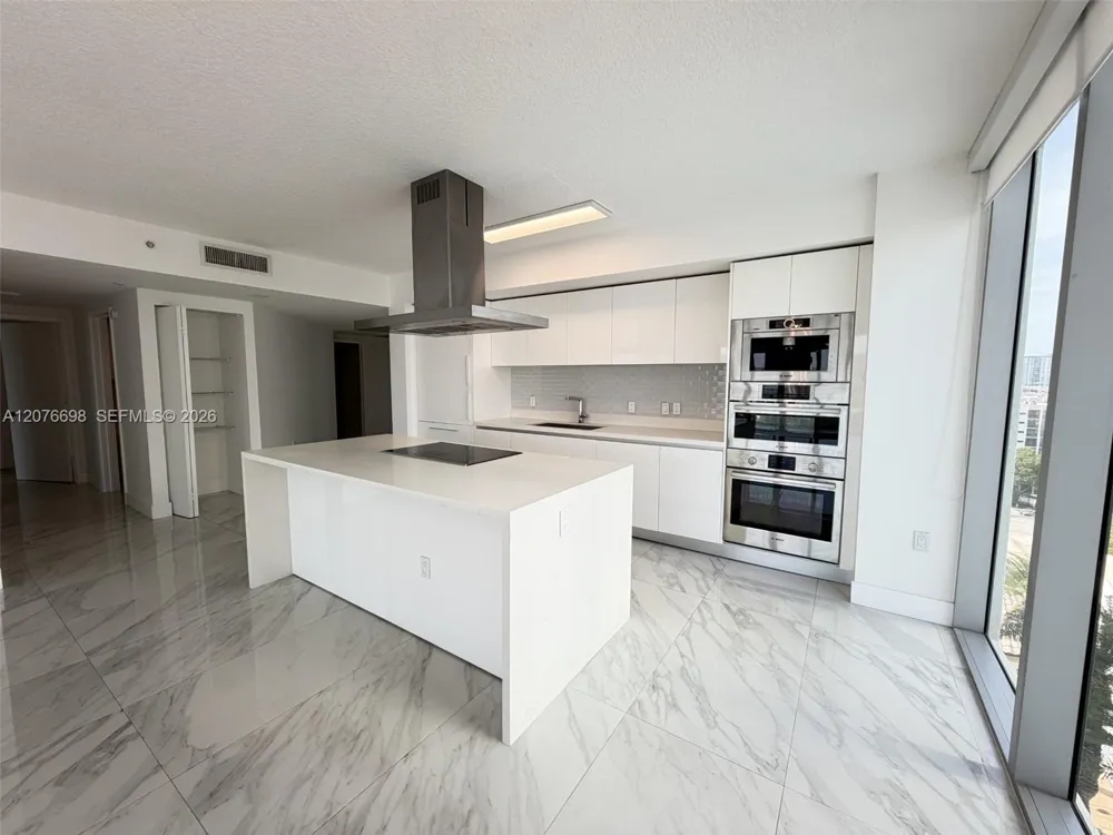 330 Sunny Isles Blvd #5-1008 Sunny Isles Beach, FL 33160