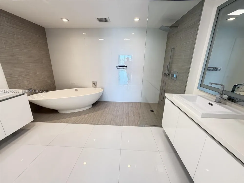 330 Sunny Isles Blvd #5-1008 Sunny Isles Beach, FL 33160