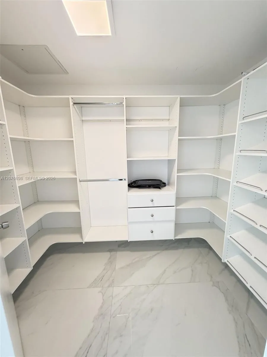 330 Sunny Isles Blvd #5-1008 Sunny Isles Beach, FL 33160