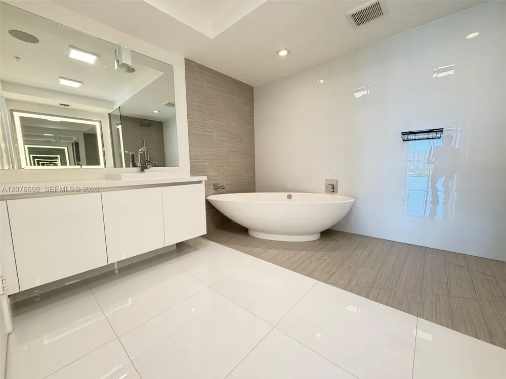 330 Sunny Isles Blvd #5-1008 Sunny Isles Beach, FL 33160
