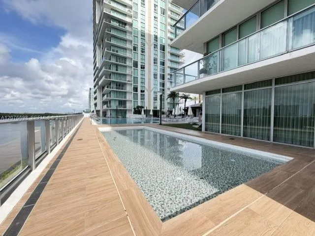 330 Sunny Isles Blvd #5-1008 Sunny Isles Beach, FL 33160